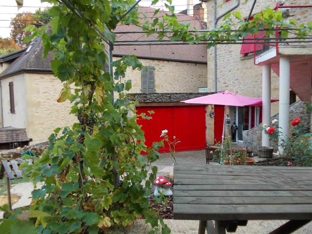 Au Soleil Levant Homestay Sarlat-la-Canéda Exterior foto